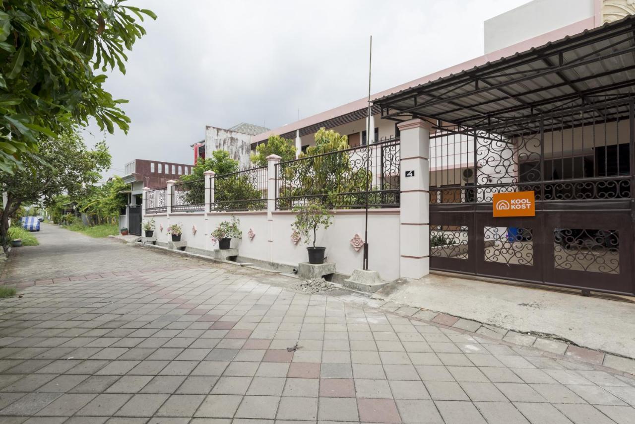 Koolkost Syariah Near Upn Veteran Ξενοδοχείο Medokanayu Εξωτερικό φωτογραφία