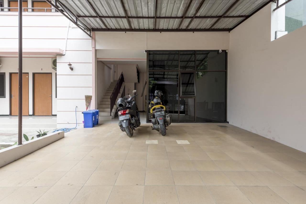 Koolkost Syariah Near Upn Veteran Ξενοδοχείο Medokanayu Εξωτερικό φωτογραφία